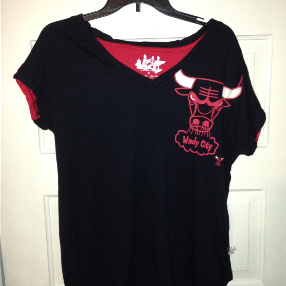 ❗️FINAL SALE❗️Touch Chicago Bulls tshirt